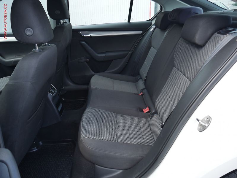 Škoda Octavia (2014) 1.2 TSI, ČR, AC, výhřev sed - fotka 10 z 18