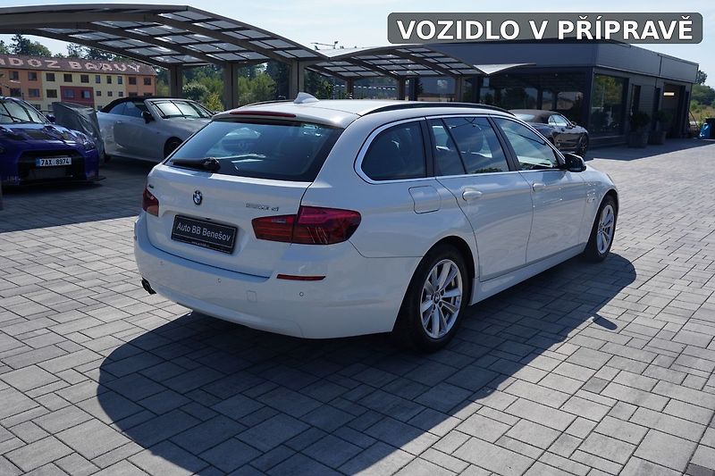 BMW Řada 5 520d xDrive 135kW KŮŽE/NAVI/TE - fotka 3 z 11