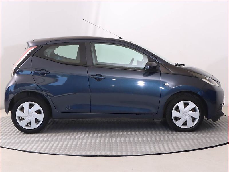 Toyota Aygo (2018) 1.0 VVT-i, Automat, Serv.kniha - fotka 6 z 17