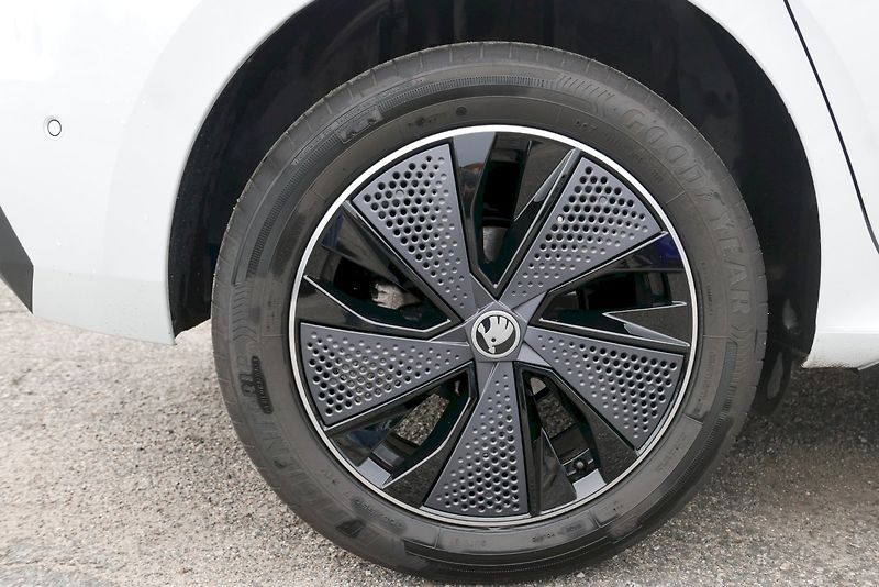 Škoda Kamiq (2025) 1.0 TSI 85 kW M6° Monte Carlo - fotka 35 z 35