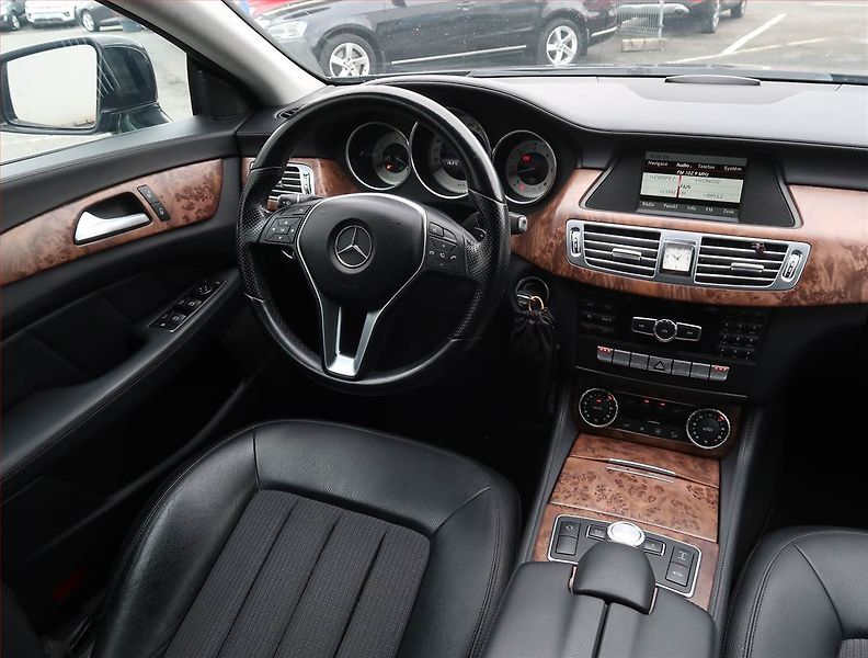 Mercedes-Benz CLS (2013) 350 CDI, Automat, Kůže, Navi - fotka 7 z 20