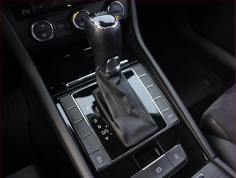 Škoda Superb (2017) 2.0 TDI, Automat, Kůže, Navi - fotka 13 z 21