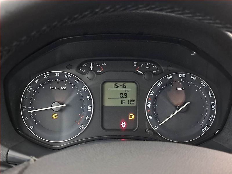 Škoda Octavia (2008) 1.8 TSI, po STK, zamluveno - fotka 11 z 13