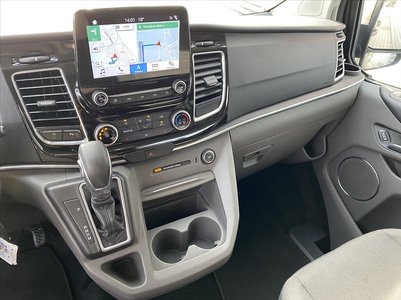 Ford Tourneo Custom 2,0 EcoBlue 125kW 8 Míst L2 - fotka 5 z 25