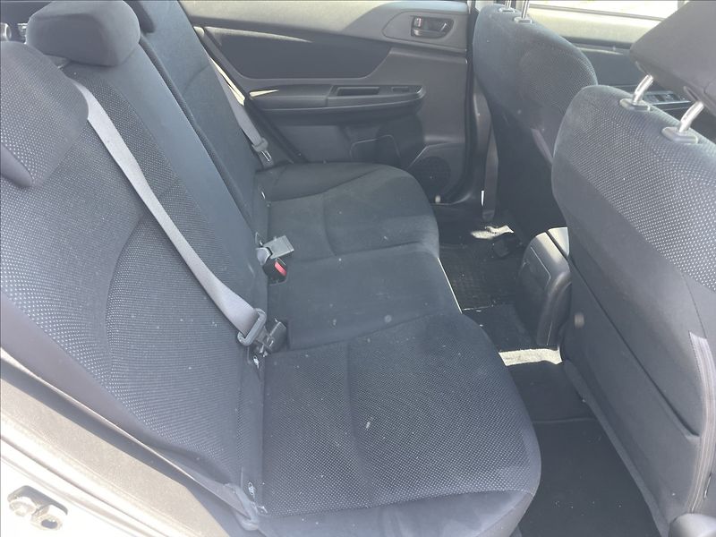 Subaru Impreza 1,6 i 84kw AWD Euro5 serviska - fotka 12 z 36