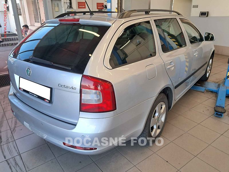 Škoda Octavia (2009) 1.4 Tsi, autoAC, temp - fotka 2 z 3