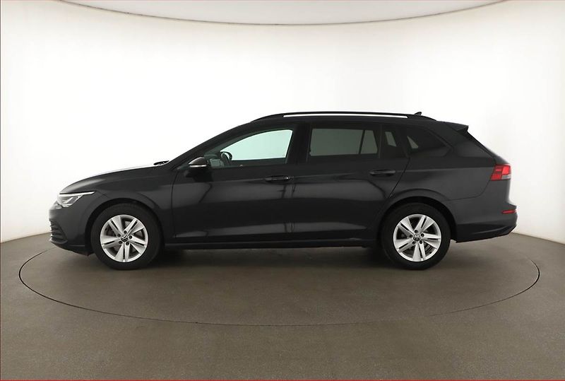 Volkswagen Golf (2022) Life 2.0 TDI, Automat - fotka 3 z 20
