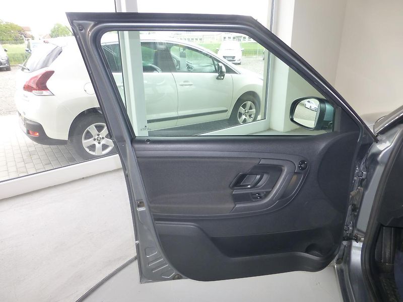 Škoda Fabia (2011) 1,2TSI**ALU KOLA**KLIMATIZACE* - fotka 9 z 21