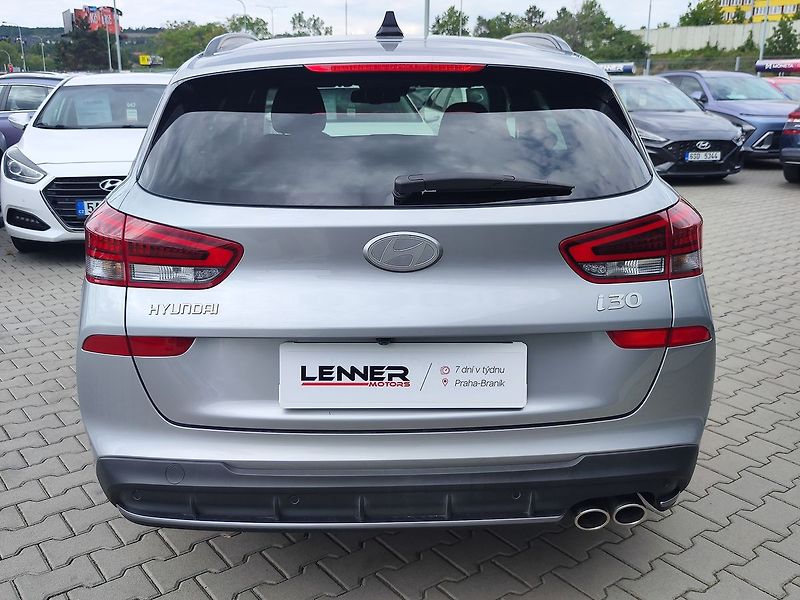 Hyundai i30 1.5  T-GDI/103kW N-Line DCT - fotka 6 z 35