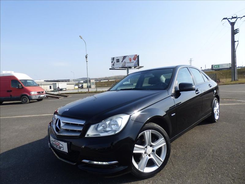Mercedes-Benz Třídy C 2,2 CDI BlueEfficiency  180 CD - fotka 1 z 41