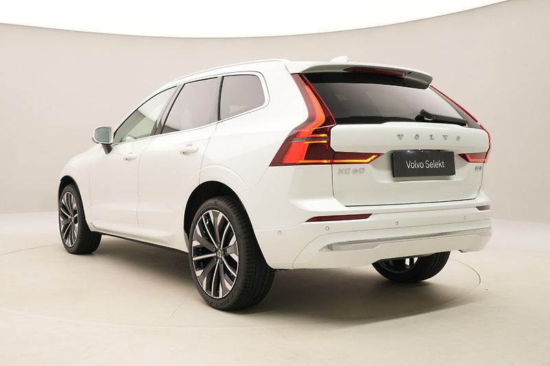 Volvo XC60 B5 AWD BRIGHT ULTRA REZERVACE - fotka 11 z 64