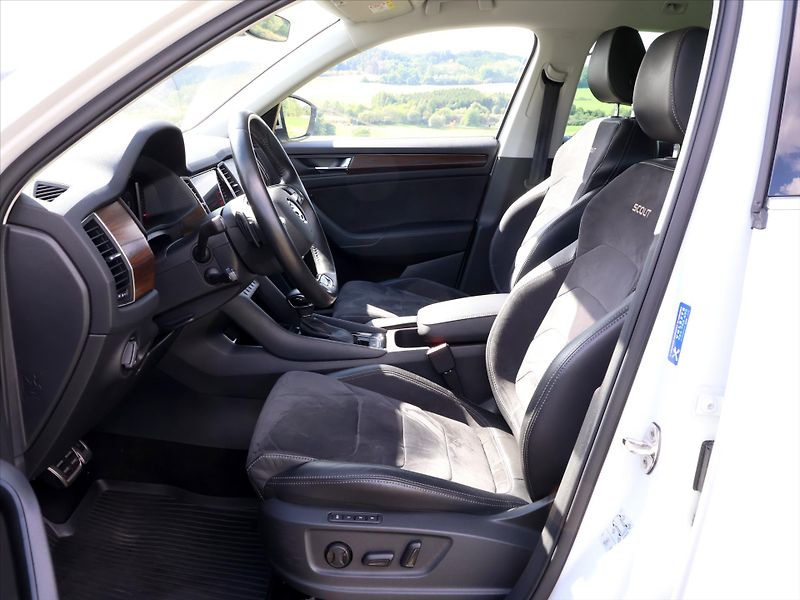 Škoda Kodiaq 2,0 TDI 147kW DSG Scout 4x4 CZ - fotka 12 z 35