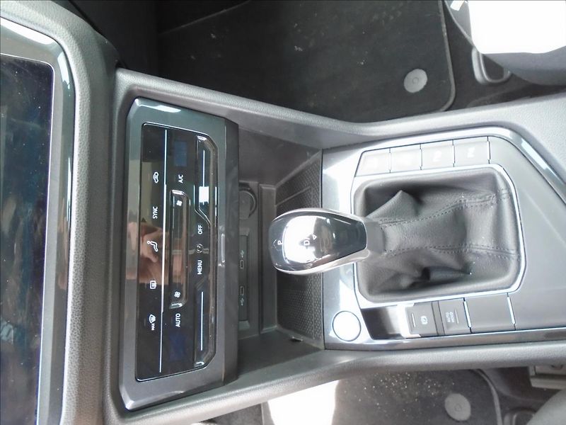 Volkswagen Tiguan 1,4   eHybrid PHEV-MATRIX - fotka 24 z 29