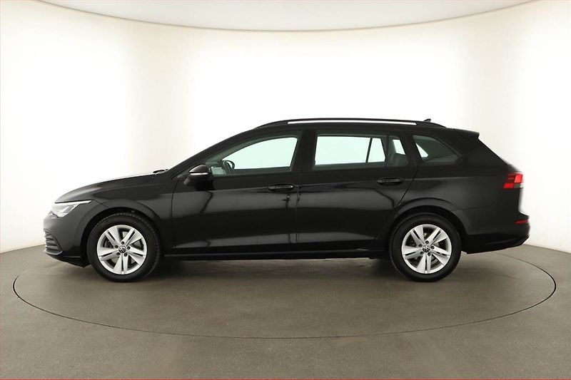 Volkswagen Golf (2023) Life 2.0 TDI, Automat - fotka 3 z 20