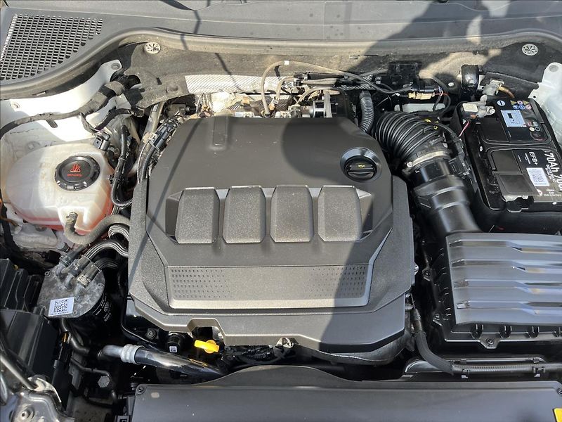 Škoda Karoq 2,0 TDi 110 4x4 DSG TAŽNÉ -DPH - fotka 33 z 46
