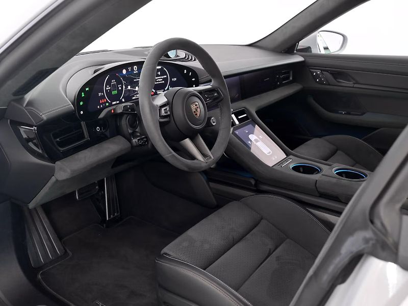 Porsche Taycan GTS Sport Turismo Pano InnoDri - fotka 7 z 15
