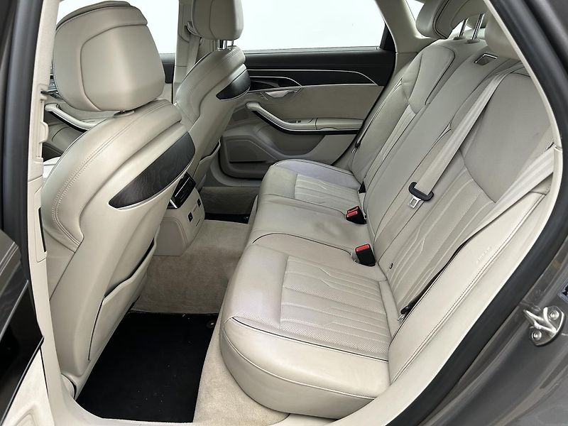 Audi A8 3.0 TDI 4x4 Elegance - fotka 23 z 34