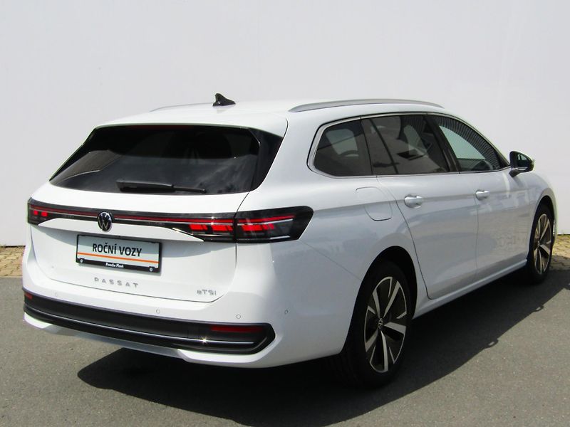 Volkswagen Passat 1,5 eTSI 11KW DSG NEZ.TOPENÍ - fotka 2 z 30