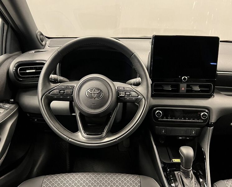 Toyota Yaris 1.5 Hybrid AT EXECUTIVE VIP SK - fotka 5 z 18