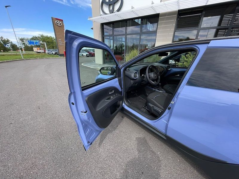 Toyota Aygo 1.5 Hybrid automat Style Smart - fotka 5 z 27