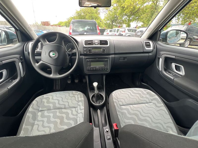 Škoda Fabia 1.6 16V - fotka 2 z 16