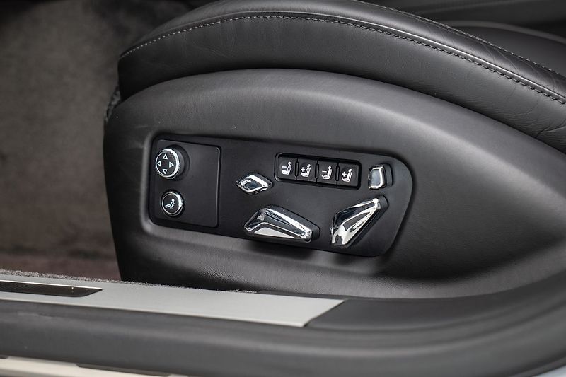 Bentley Flying Spur W12 360/LED/Pano/Ventilovaná a - fotka 9 z 27