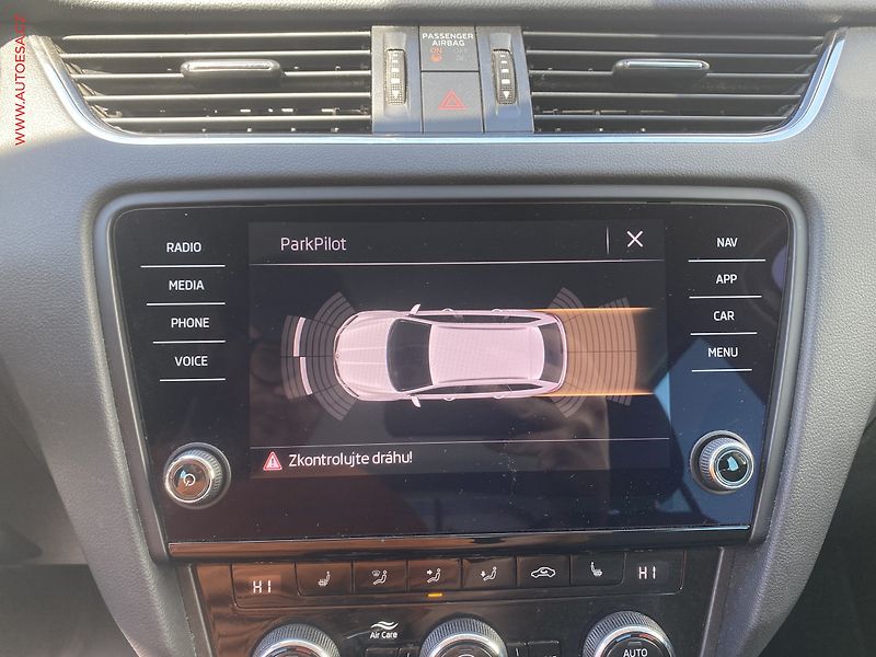 Škoda Octavia (2019) 2.0 TDi, Soleil, LED, navi, - fotka 17 z 19