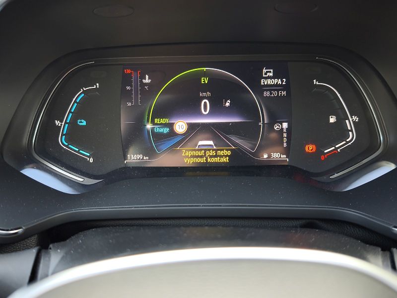 Renault Captur (2023) 1.6 E-Tech Hybrid - fotka 21 z 21