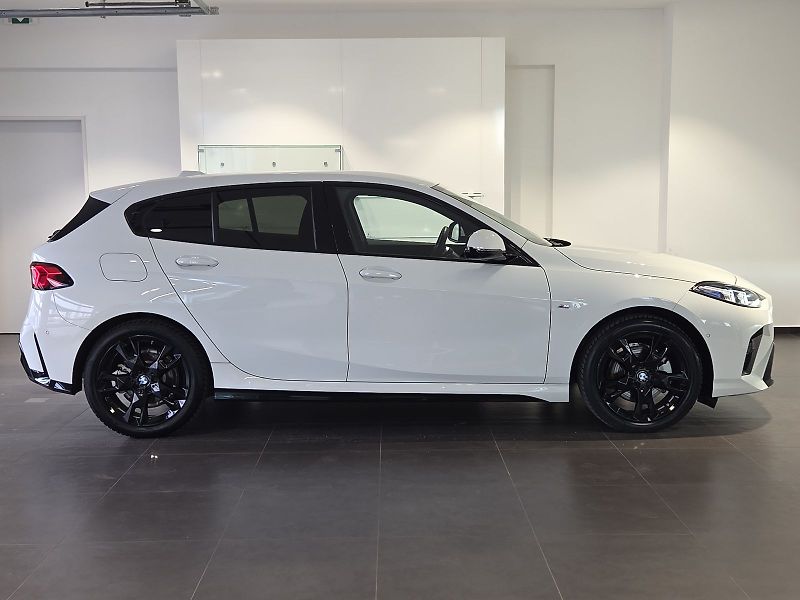 BMW Řada 1 (2024) 120i M Sport - fotka 7 z 16