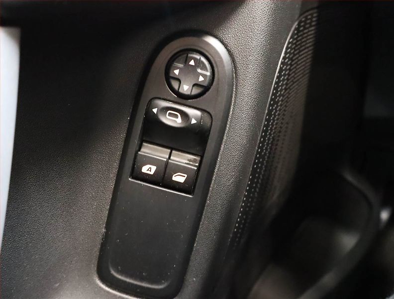Citroën C3 (2011) 1.4 i, ČR,1.maj - fotka 13 z 14