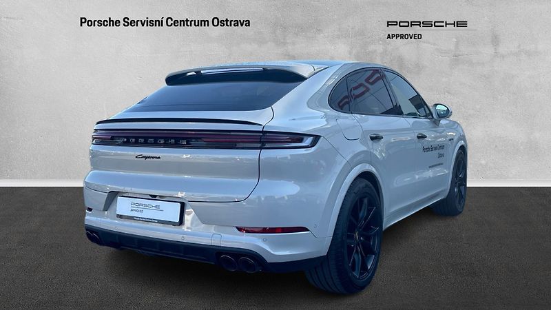 Porsche Cayenne (2026) E-Hybrid Coupé - fotka 6 z 24