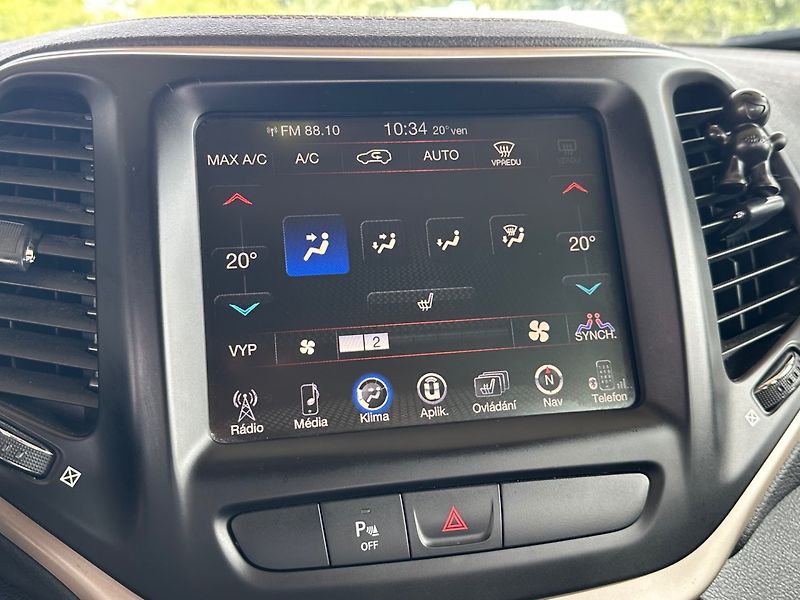 Jeep Cherokee (2017) 2.0D NAVI,VÝHŘEV SED, ČEŠTINA - fotka 14 z 17