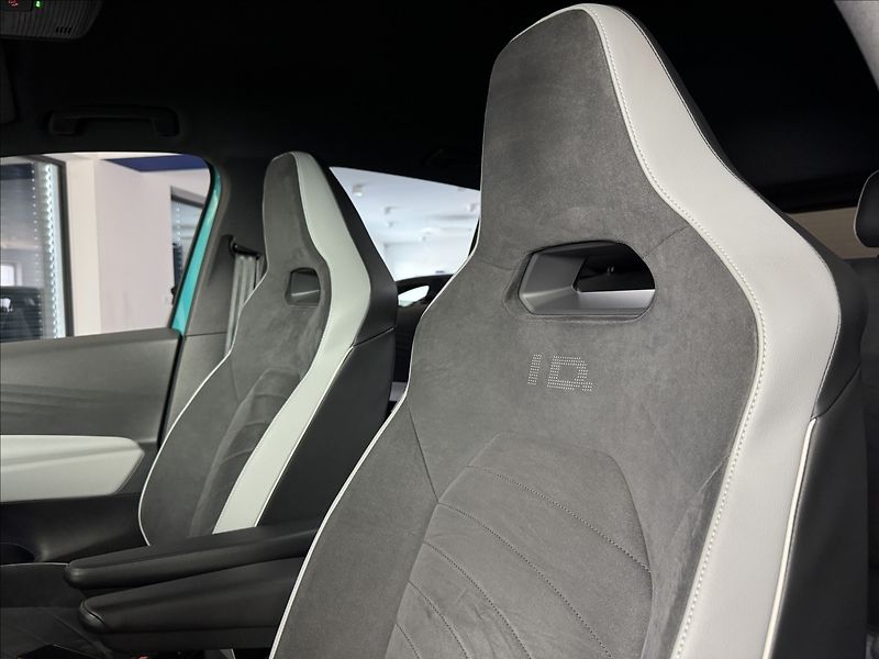 Volkswagen ID.3 Pro S 82kWh Sportpaket HUD - fotka 49 z 50