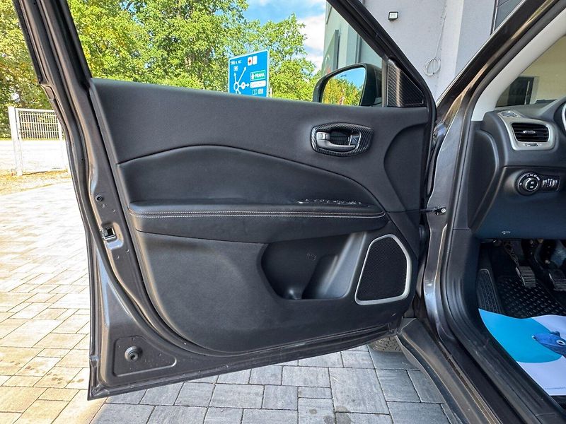 Jeep Compass (2018) 1.4 Multiair Longitude - fotka 8 z 33