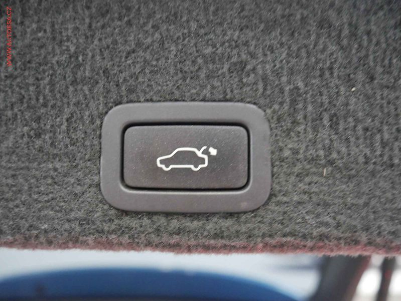 Volvo XC60 (2015) 2.4D4 AWD, ČR, Momentum, AT - fotka 21 z 21
