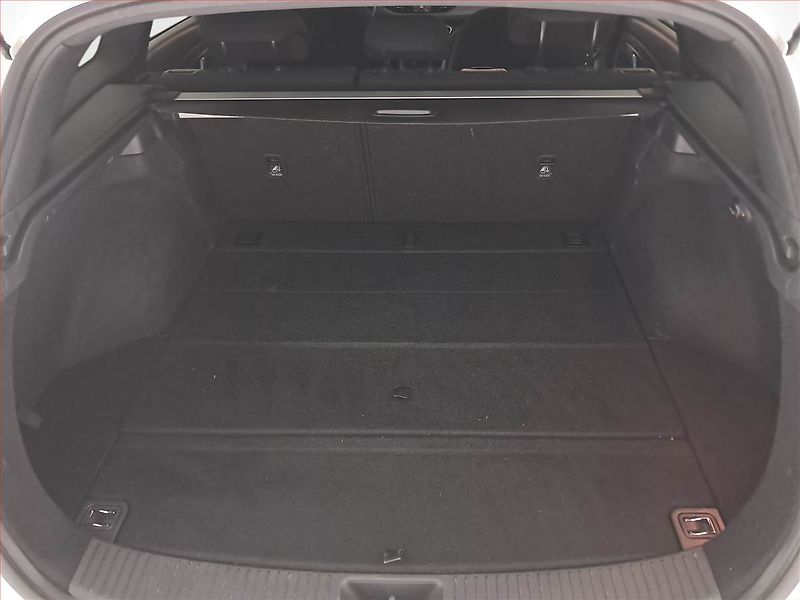 Hyundai i30 (2018) 1.4 T-GDI, ČR,1.maj - fotka 14 z 16