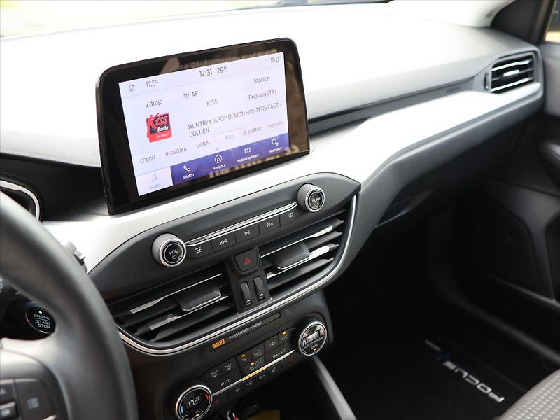 Ford Focus 1,0 EB 92kW EDIT Aut.klima Nav - fotka 22 z 37
