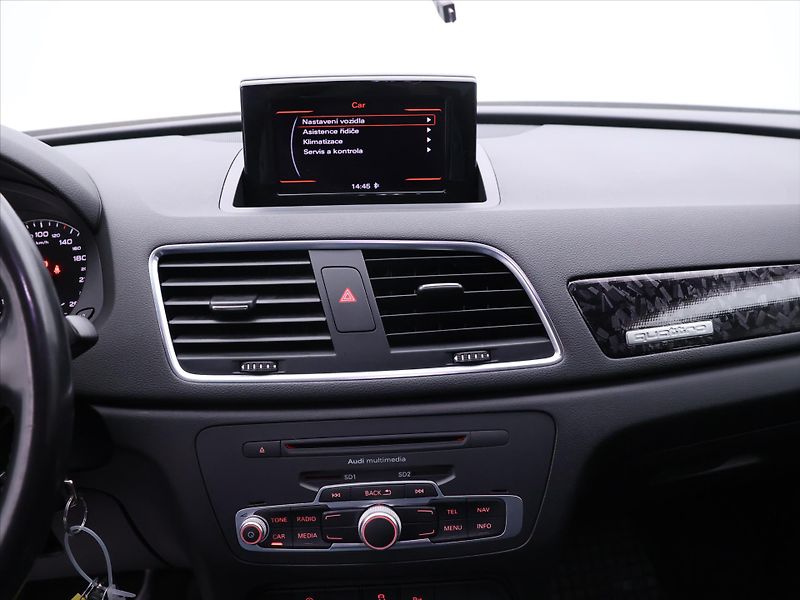 Audi Q3 2,0 TDi 130kW Quattro - fotka 19 z 31