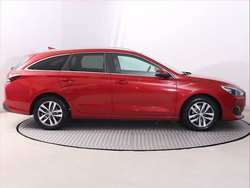 Hyundai i30 (2018) 1.4 T-GDI, Serv.kniha, Navi - fotka 6 z 22