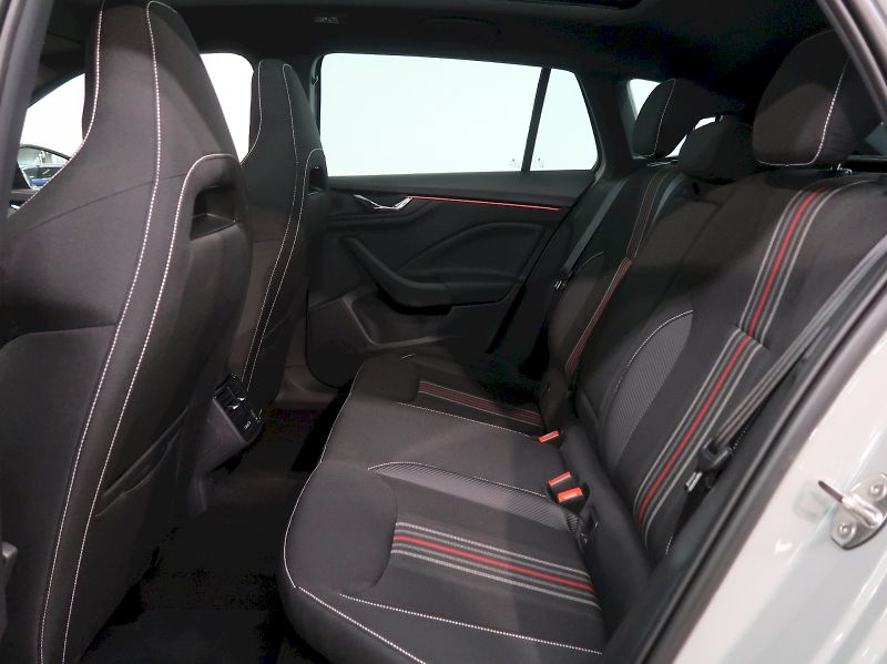 Škoda Scala (2025) MONTE CARLO 1.5TSI 110KW DSG L - fotka 16 z 38