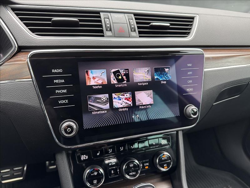 Škoda Superb 2,0 TDI 140kW Scout 4x4 DSG ČR - fotka 20 z 31