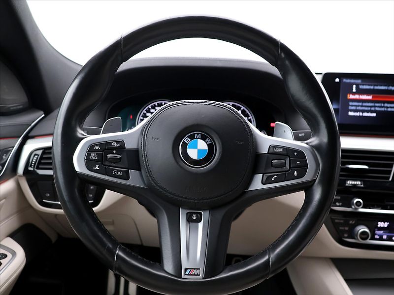 BMW Řada 6 3,0 250kW 640i xD GT CZ DPH - fotka 19 z 46