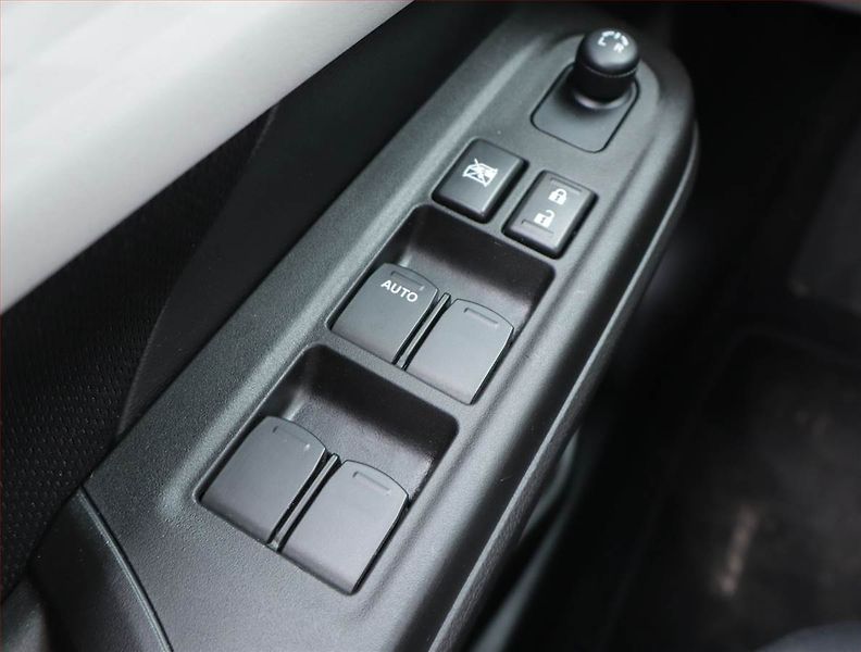 Suzuki Swift (2025) 1.2, Serv.kniha, Navi - fotka 18 z 19
