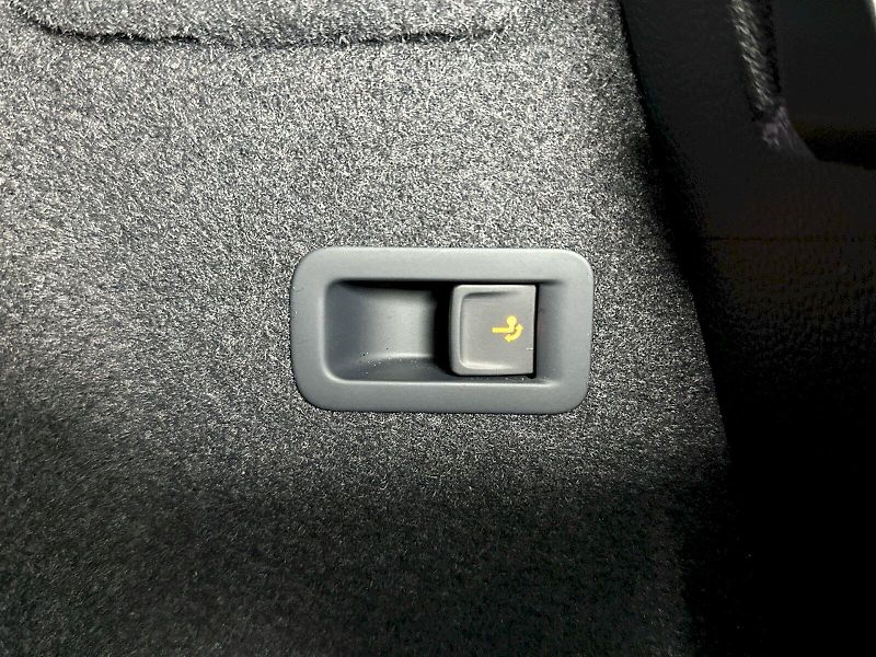 Škoda Karoq (2025) DSG 2.0TDI 110kW 4x4 SportLine - fotka 31 z 33