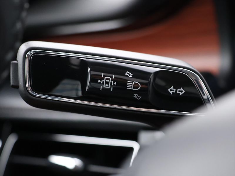 Lincoln Aviator 3,0 EvoBoost V6 AWD CZ - fotka 23 z 43