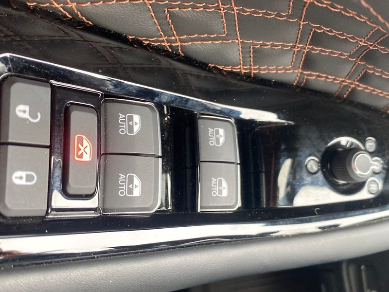 Jeep Grand Cherokee (2025) Summit Reserve 2,0(280kW)BA+EL - fotka 27 z 39