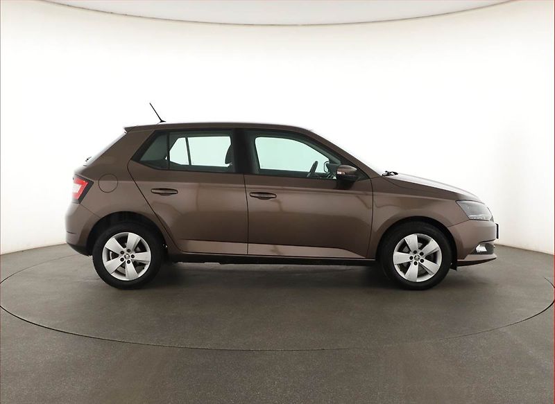 Škoda Fabia (2018) 1.0 TSI, Serv.kniha, Tempomat - fotka 6 z 15