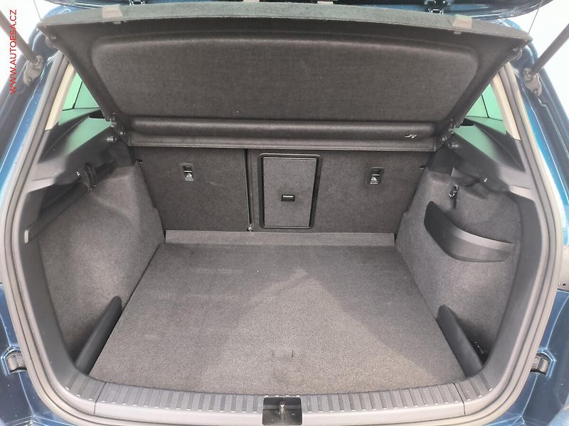 Škoda Karoq (2023) 1.5TSi, ČR, LED, autoAC - fotka 7 z 22