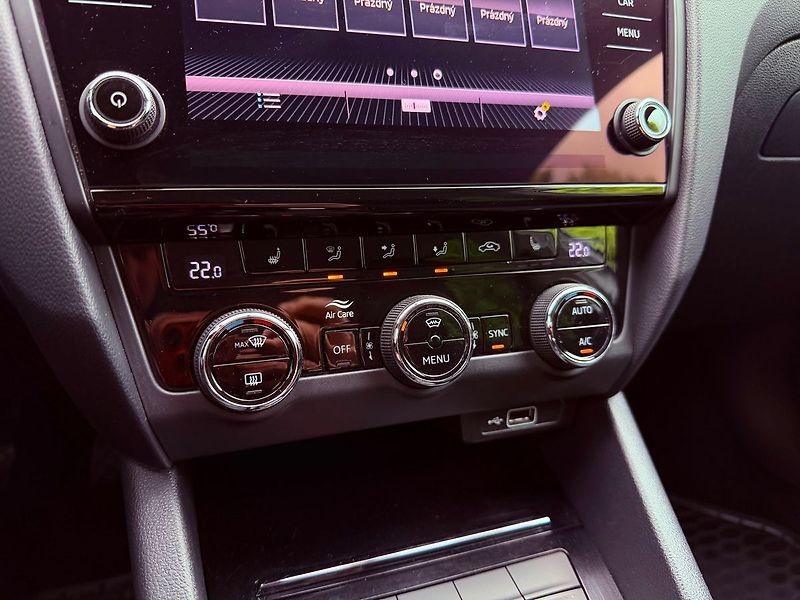 Škoda Octavia 2.0 TDi DSG Style, ČR - fotka 21 z 28