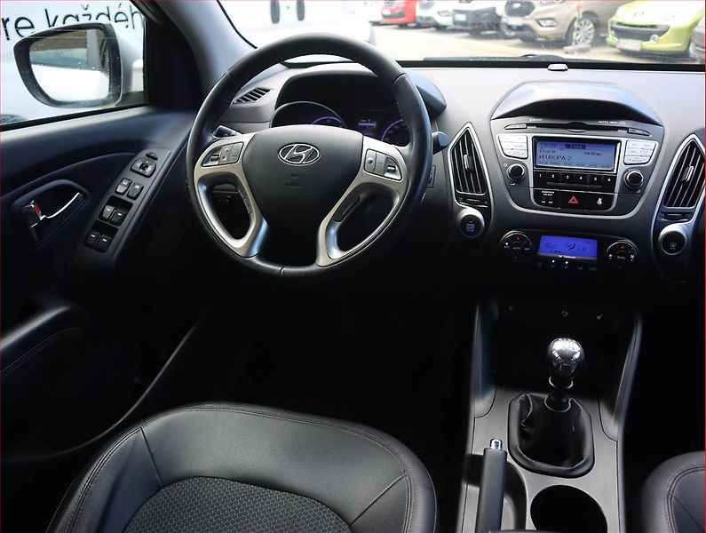 Hyundai ix35 (2012) 1.7 CRDi, Tempomat - fotka 7 z 16